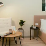 Luxury With Bath - The Nest Apartment *