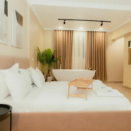 Luxury With Bath - The Nest * تيرانا